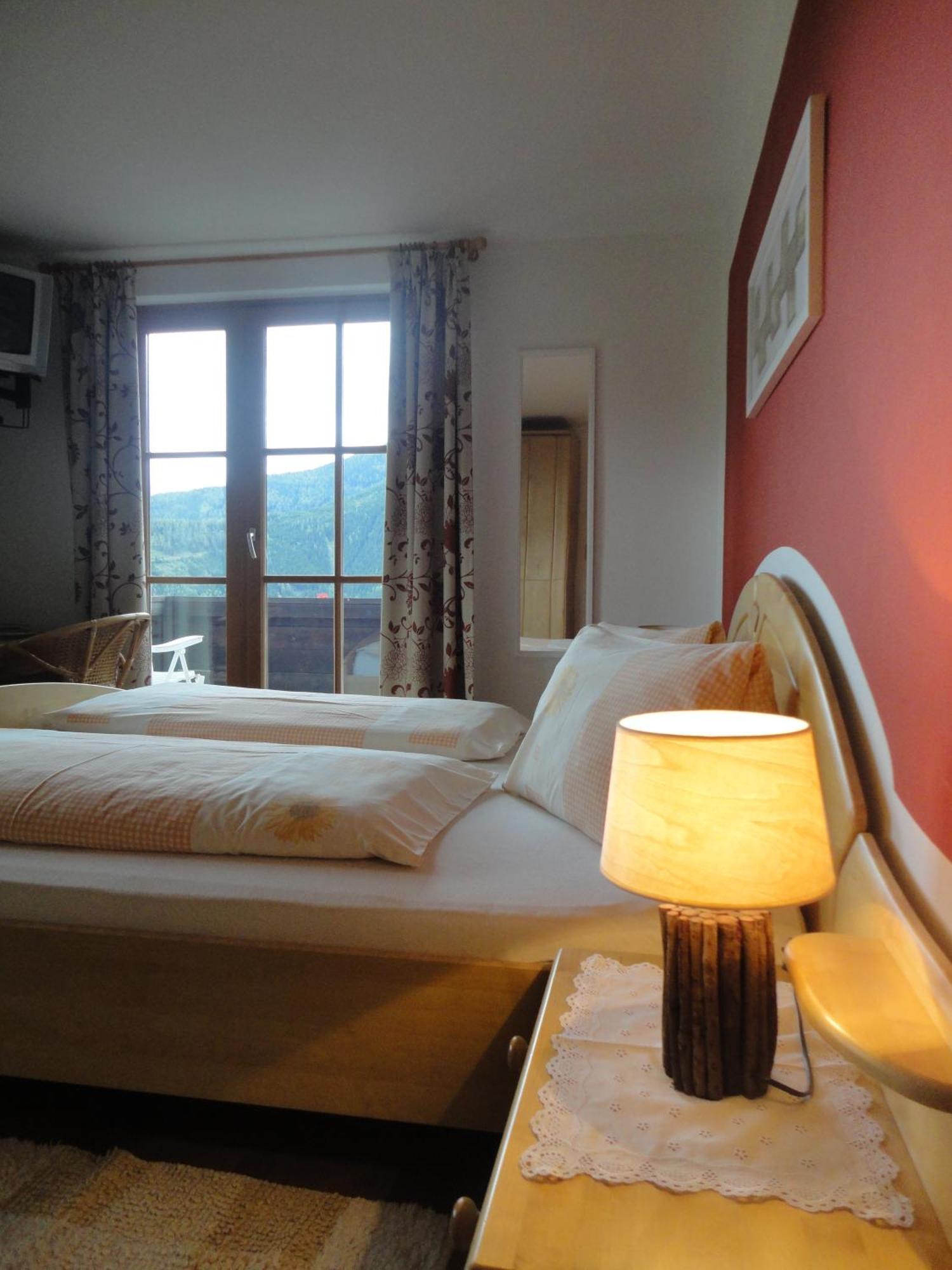 Farm stay Kirchenbichlerhof Pruggern